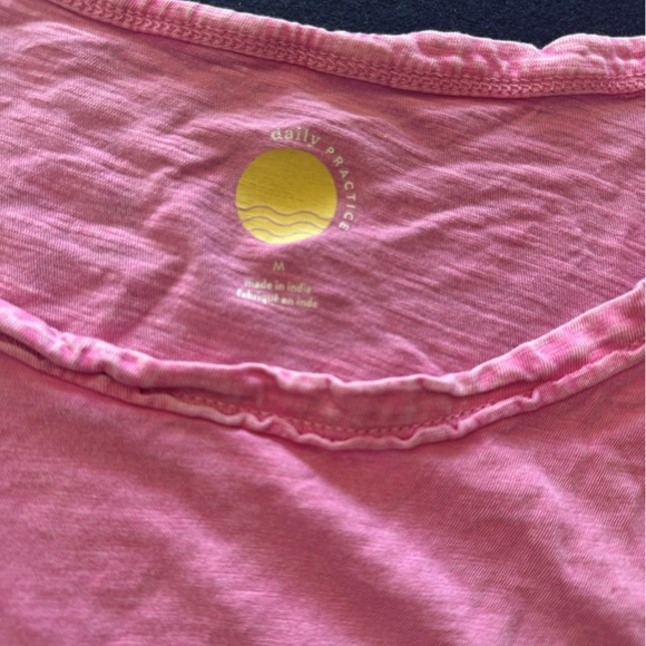 FUN FLATTERING & UNIQUE tee combo🖤🩷 zoom in for all the design details🩷🖤 - Picture 13 of 16